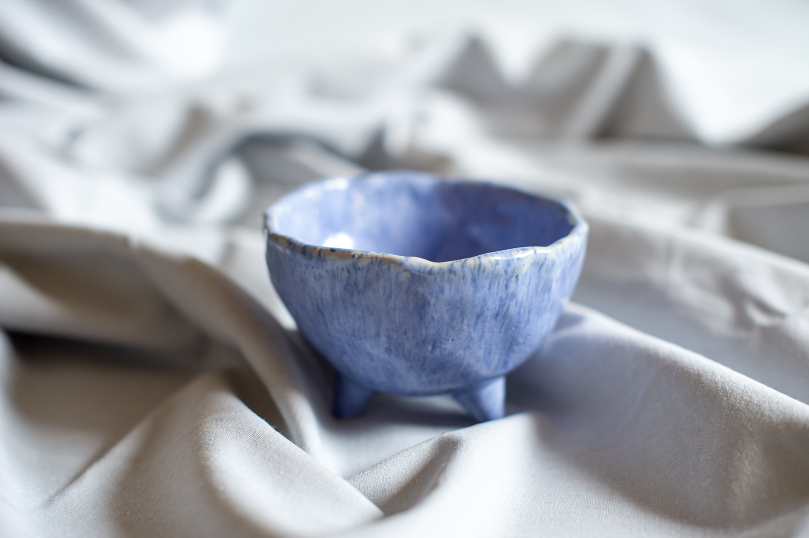 Tripod Pinch Bowl – Periwinkle ceramic piece