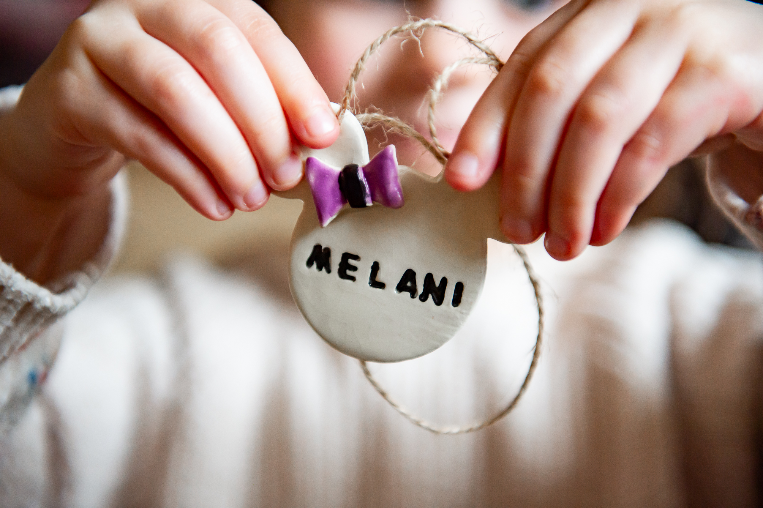 Personalised Bow Keepsake – Name Ornament ceramic piece