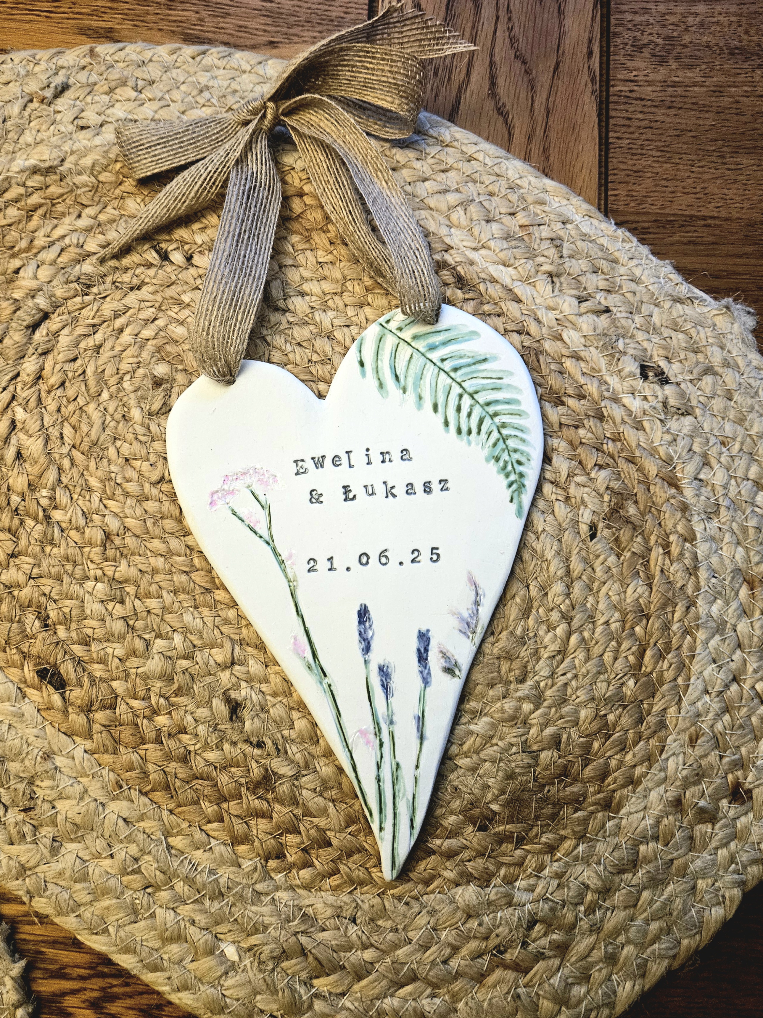 Lace Meadow Mug – Moss Green ceramic piece