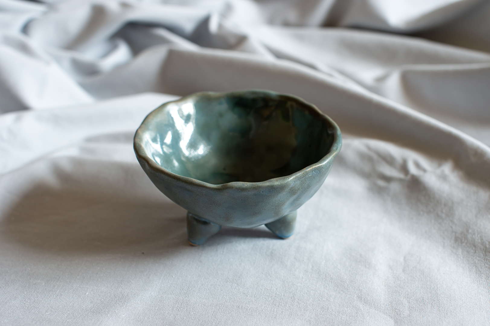 Tripod Pinch Bowl – Sea Green ceramic piece