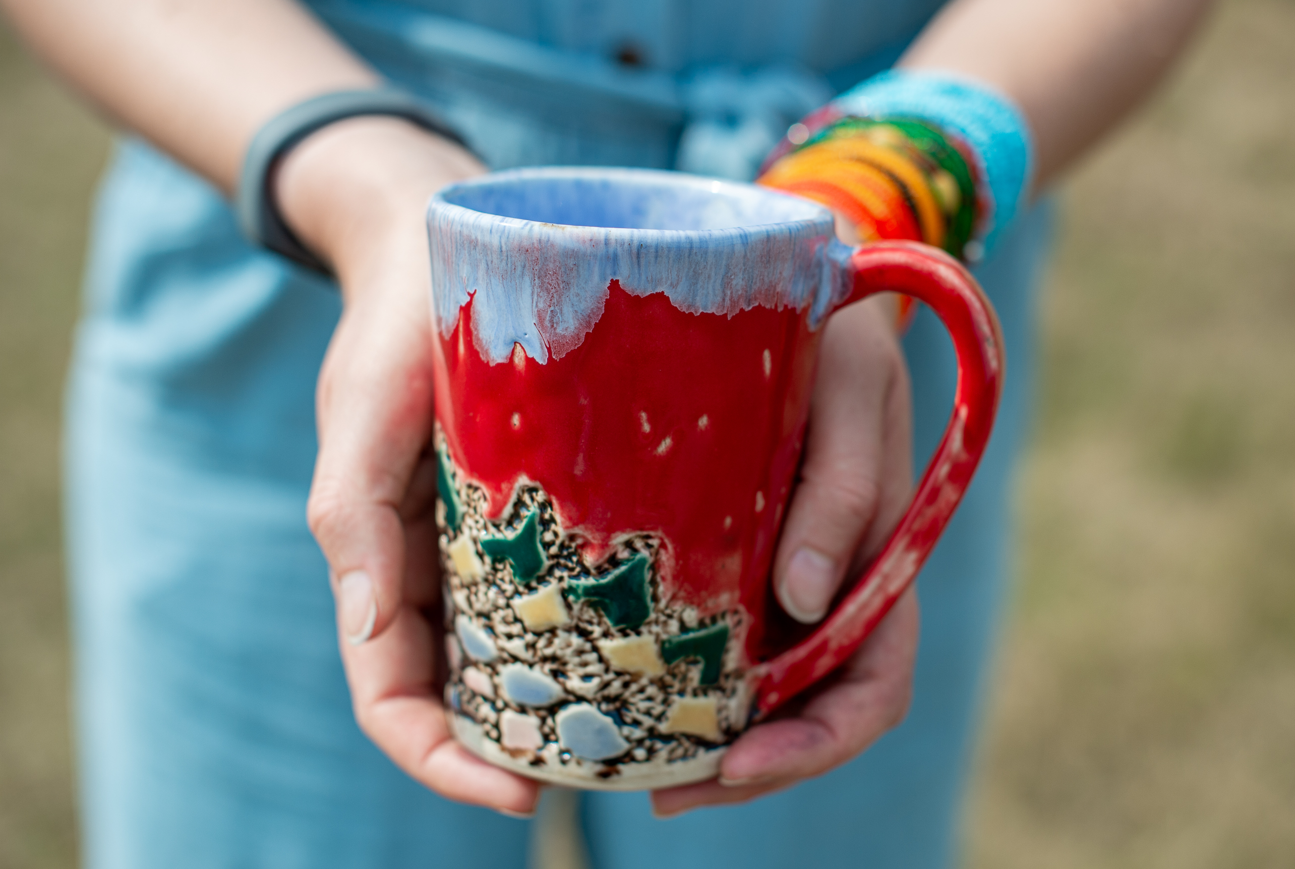 Crimson Lace Landscape Mug ceramic piece