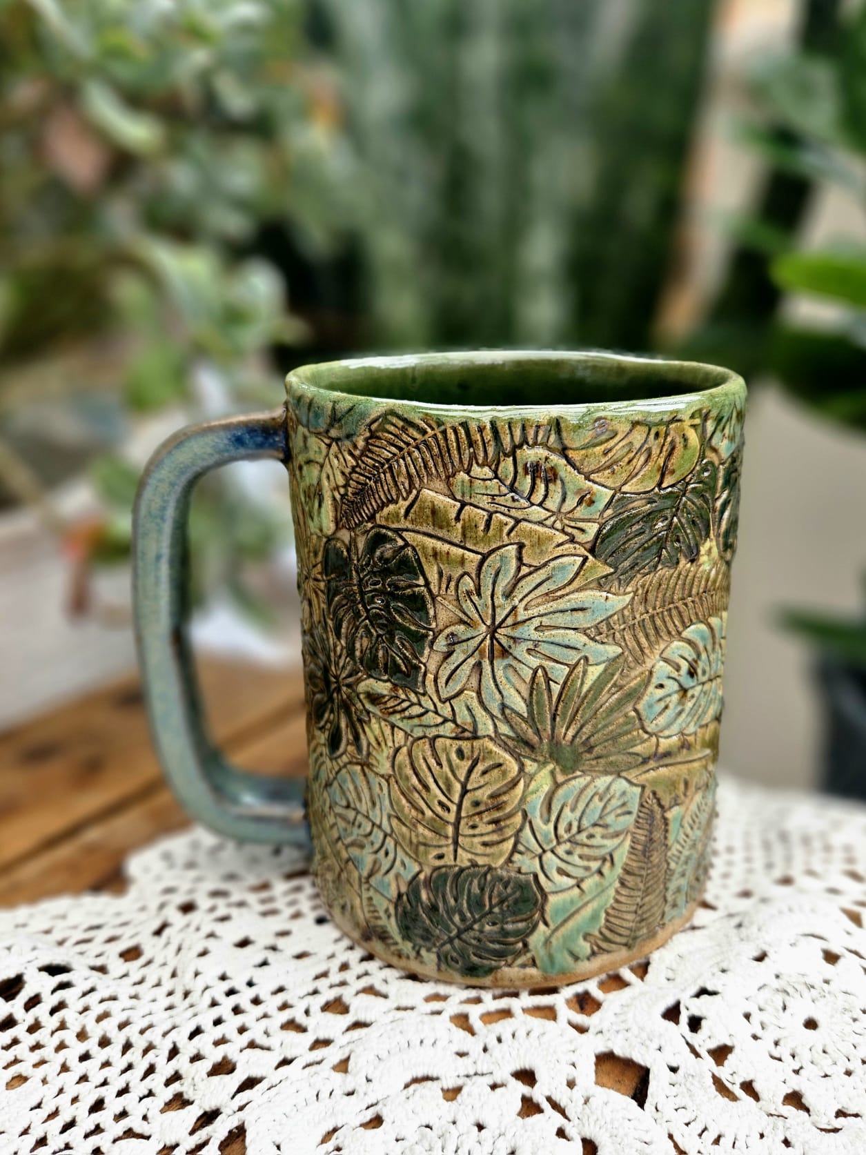 Hand-Painted Green Ceramic Mug – Tropical Leaves ceramic piece